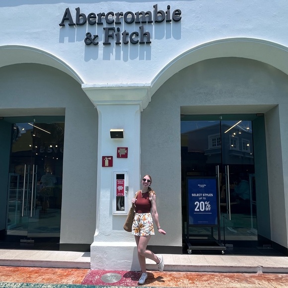 Meet The Posher - Picture 2 of 3